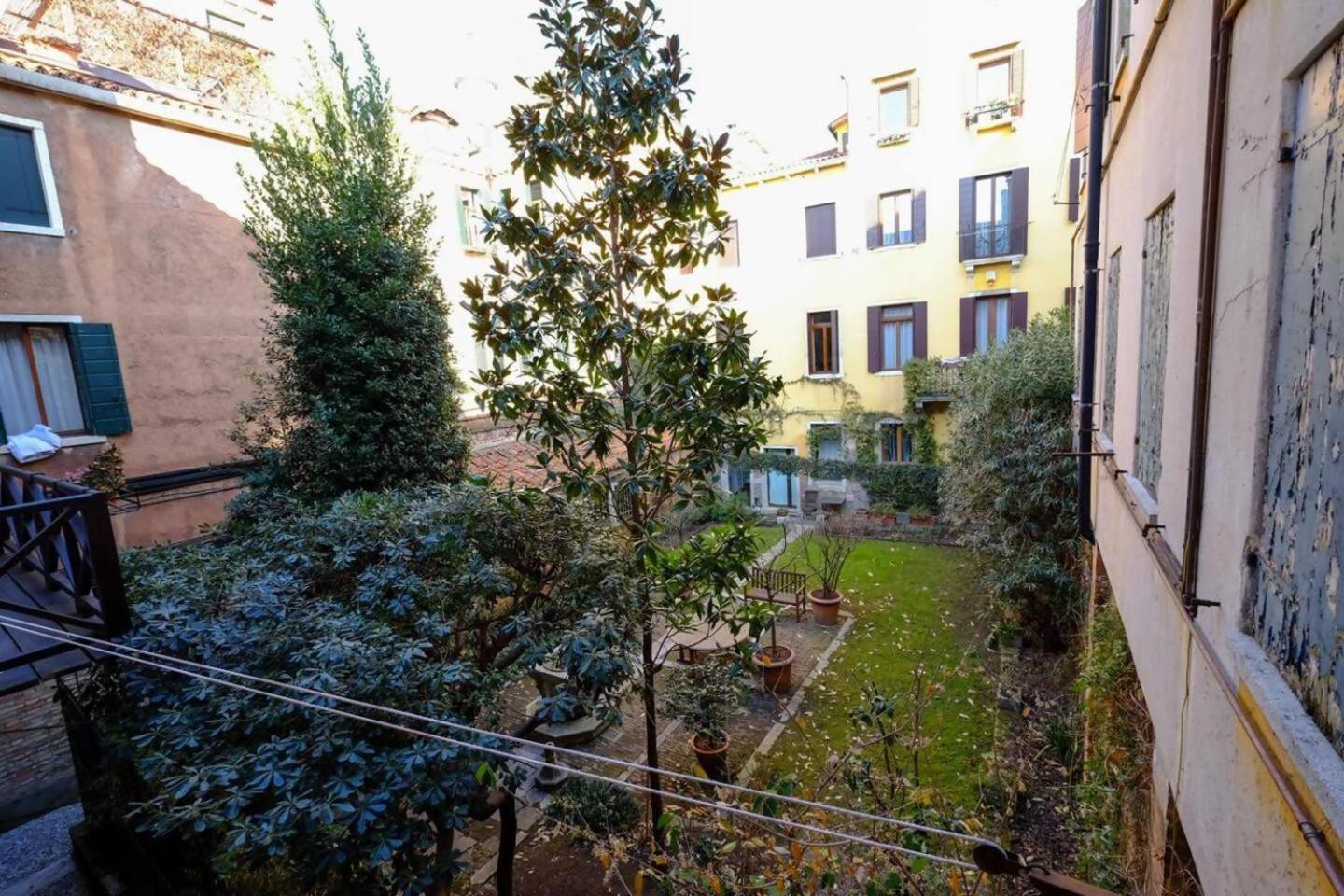 Rio Ca Foscari A San Pantalon Apartamento Veneza Exterior foto